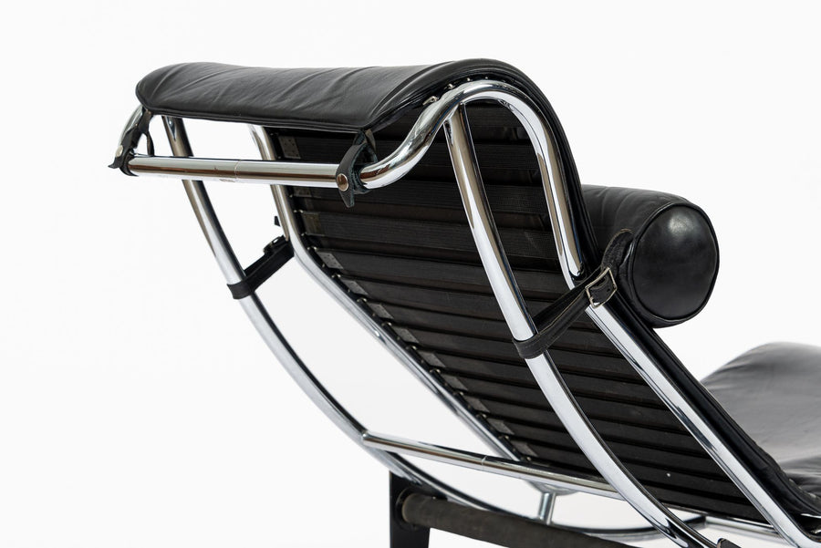 Cassina LC4 Black Leather Chaise Lounge Chair by Le Corbusier 1991