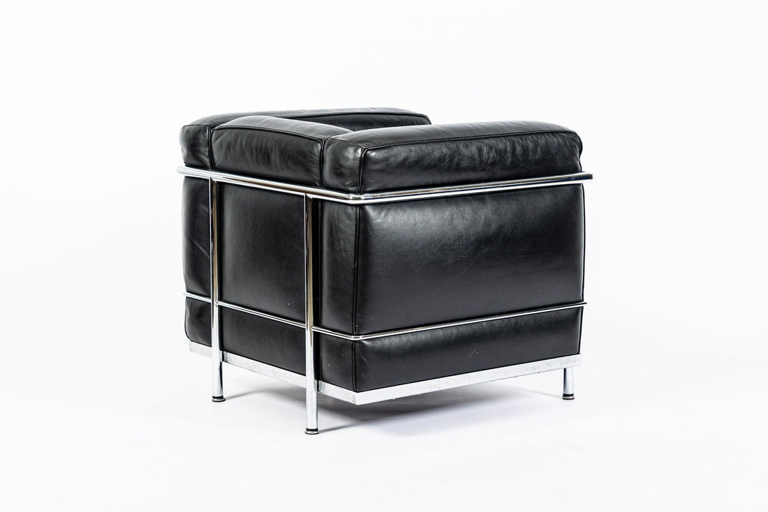 Authentic Cassina LC2 Black Leather Petit Lounge Chair by Le Corbusier, 4x Avail