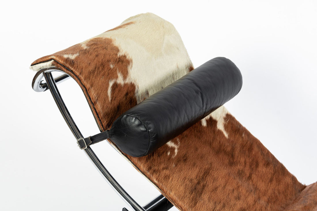 Vintage Cassina LC4 Cowhide Leather Chaise Lounge Chair by Le Corbusier 1960s