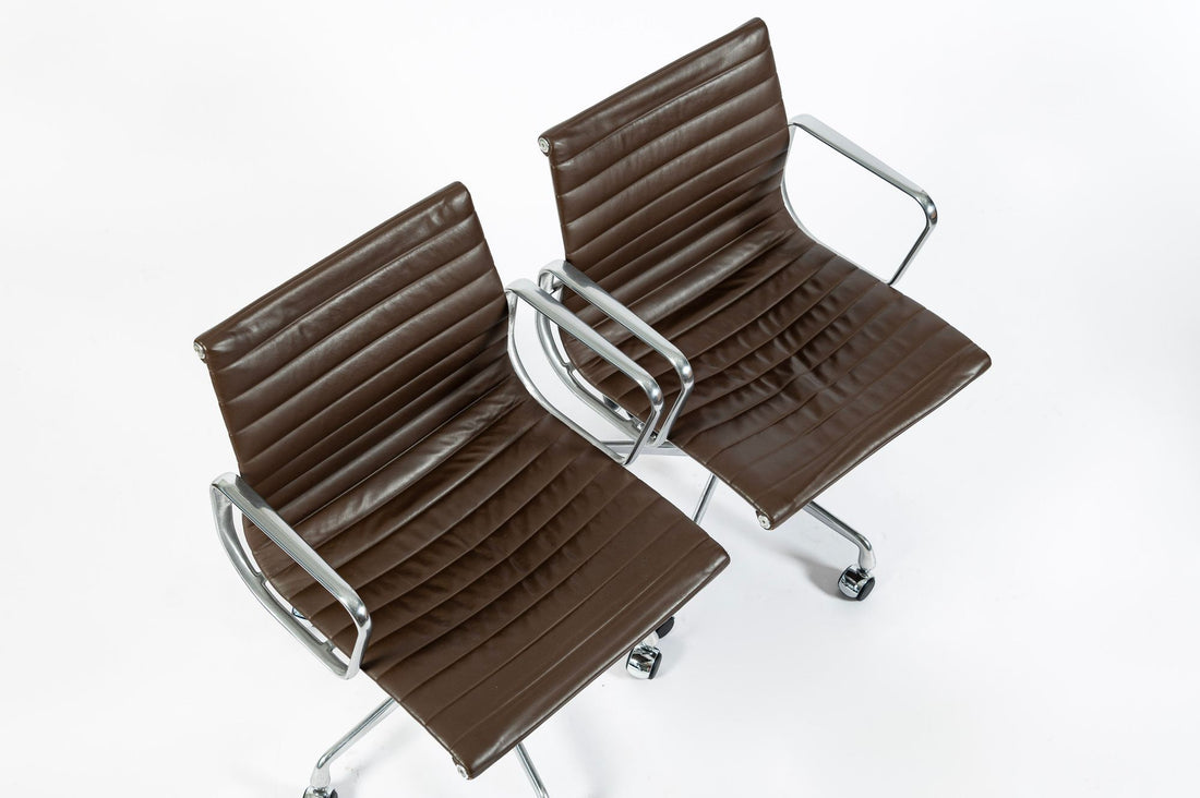 Set of 4 Eames Thin Pad Office Chairs for Herman Miller, Brown Leather Aluminum Group