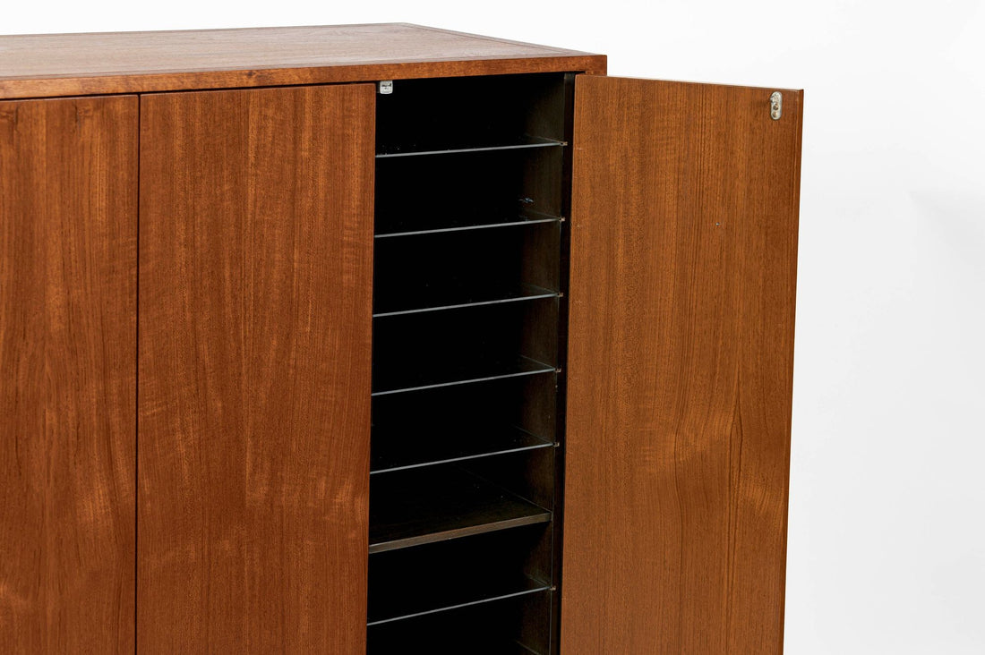 Mid-Century Modern Gentleman’s Cabinet or Dresser by Harvey Probber, circa 1965