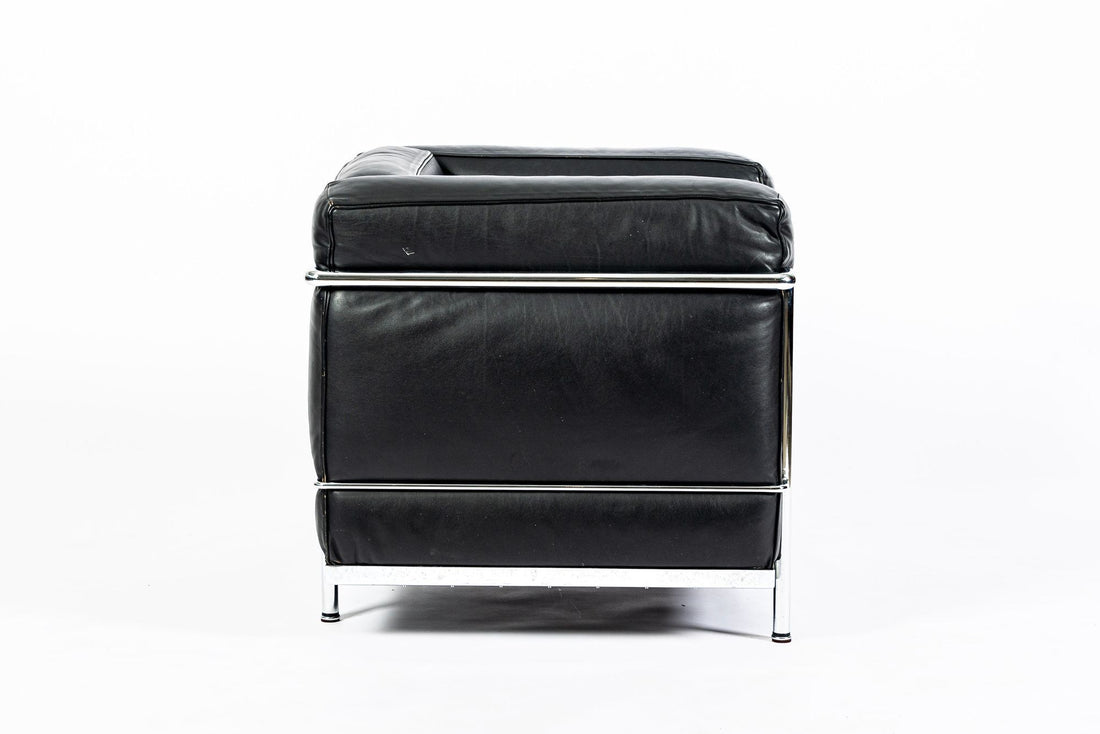 Authentic Cassina LC2 Black Leather Petit Lounge Chair by Le Corbusier, 4x Avail