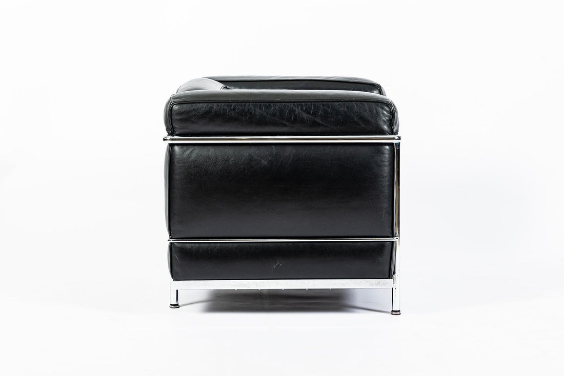 Authentic Cassina LC2 Black Leather Petit Lounge Chair by Le Corbusier, 4x Avail