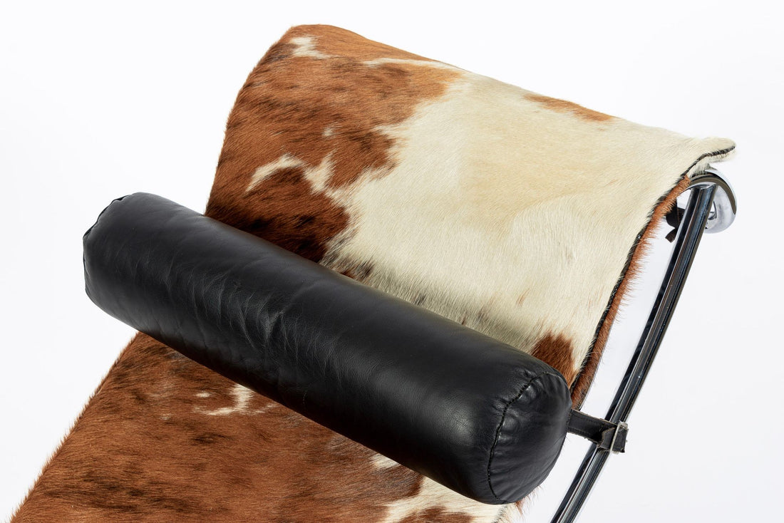 Vintage Cassina LC4 Cowhide Leather Chaise Lounge Chair by Le Corbusier 1960s