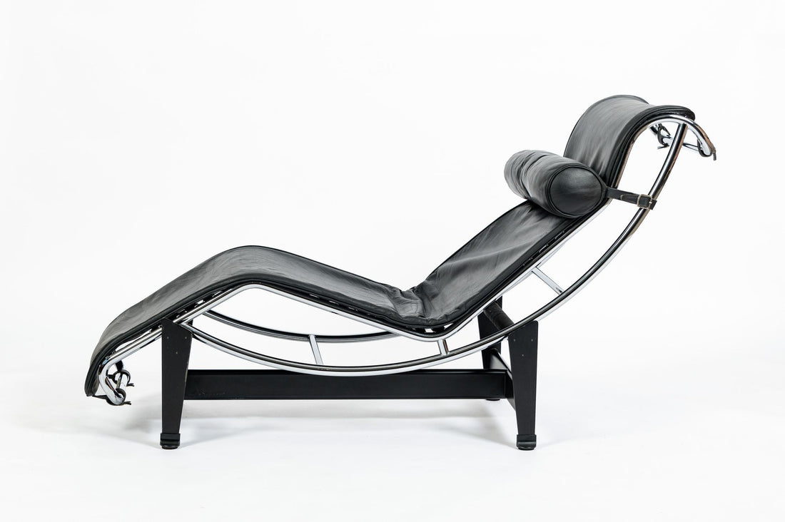 Cassina LC4 Black Leather Chaise Lounge Chair by Le Corbusier 1994