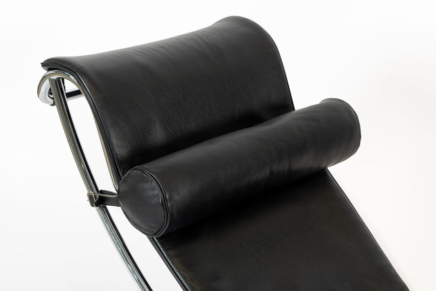 Cassina LC4 Black Leather Chaise Lounge Chair by Le Corbusier 2006