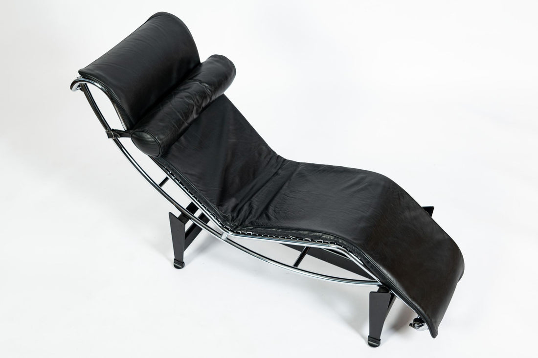 Cassina LC4 Black Leather Chaise Lounge Chair by Le Corbusier 1994