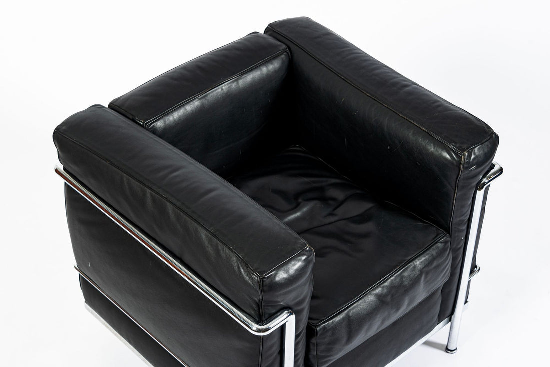 Authentic Cassina LC2 Black Leather Petit Lounge Chair by Le Corbusier, 4x Avail