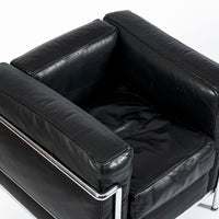 Authentic Cassina LC2 Black Leather Petit Lounge Chair by Le Corbusier, 4x Avail
