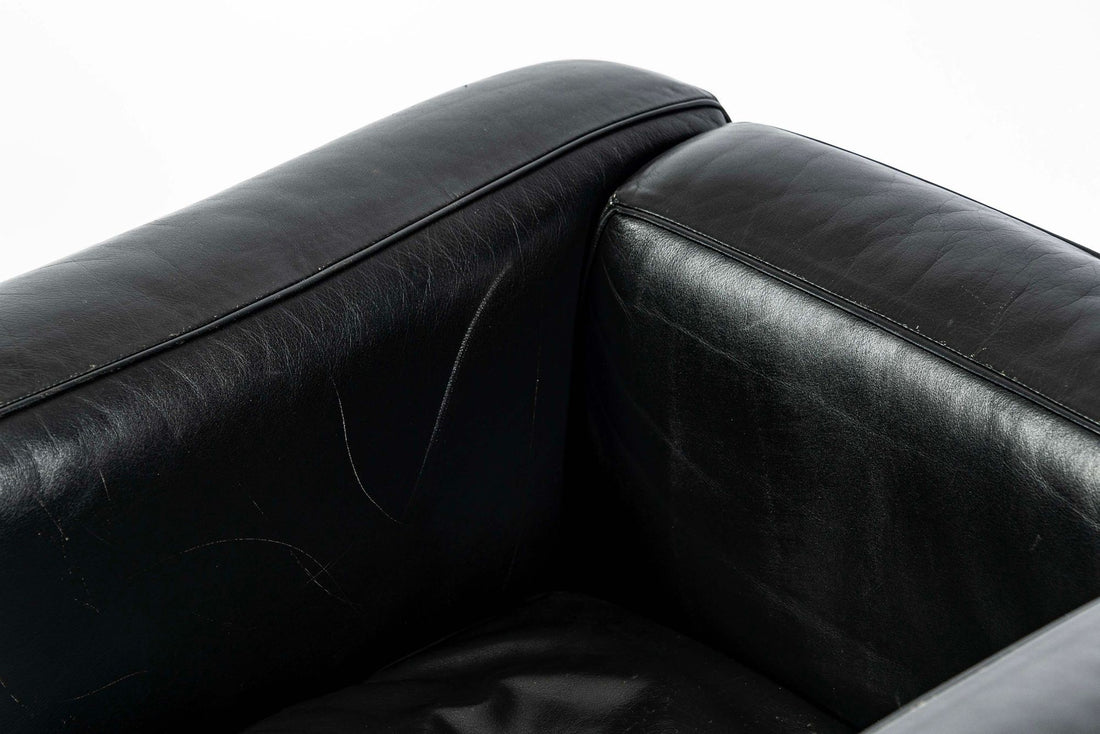 Authentic Cassina LC2 Black Leather Petit Lounge Chair by Le Corbusier, 4x Avail