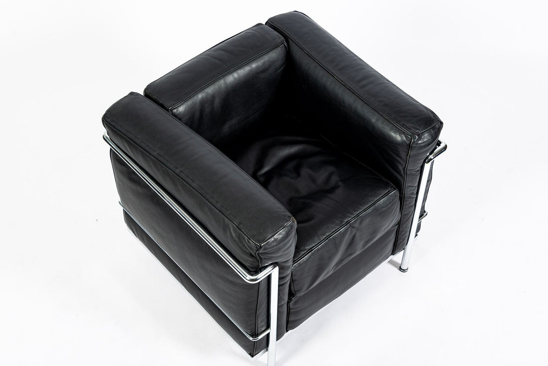 Authentic Cassina LC2 Black Leather Petit Lounge Chair by Le Corbusier, 4x Avail
