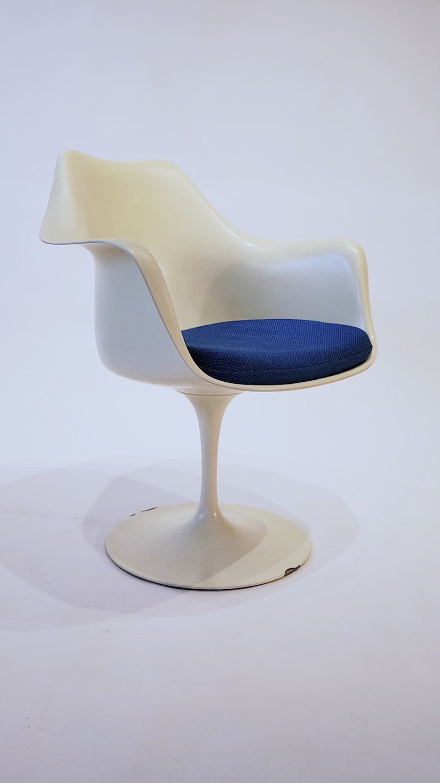 Original Fiberglass Tulip Arm Chair by Eero Saarinen for Knoll 1970s