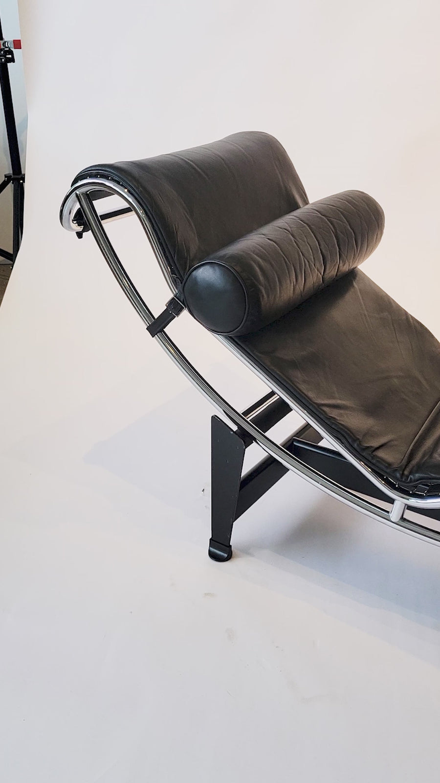 Cassina LC4 Black Leather Chaise Lounge Chair by Le Corbusier 1991