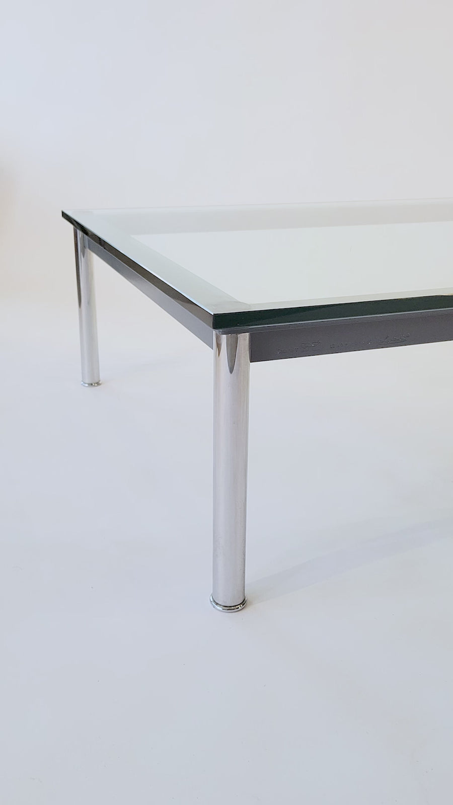 Bauhaus LC10-P Low Glass Coffee Table by Le Corbusier for Cassina