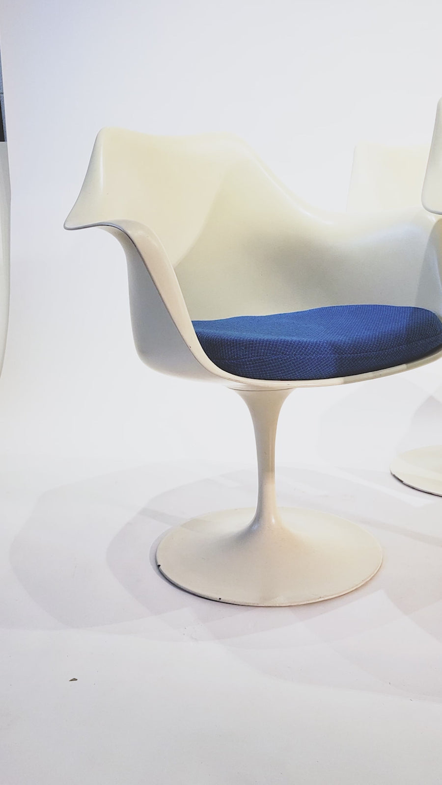 Original Fiberglass Tulip Arm Chairs by Eero Saarinen for Knoll 1970s