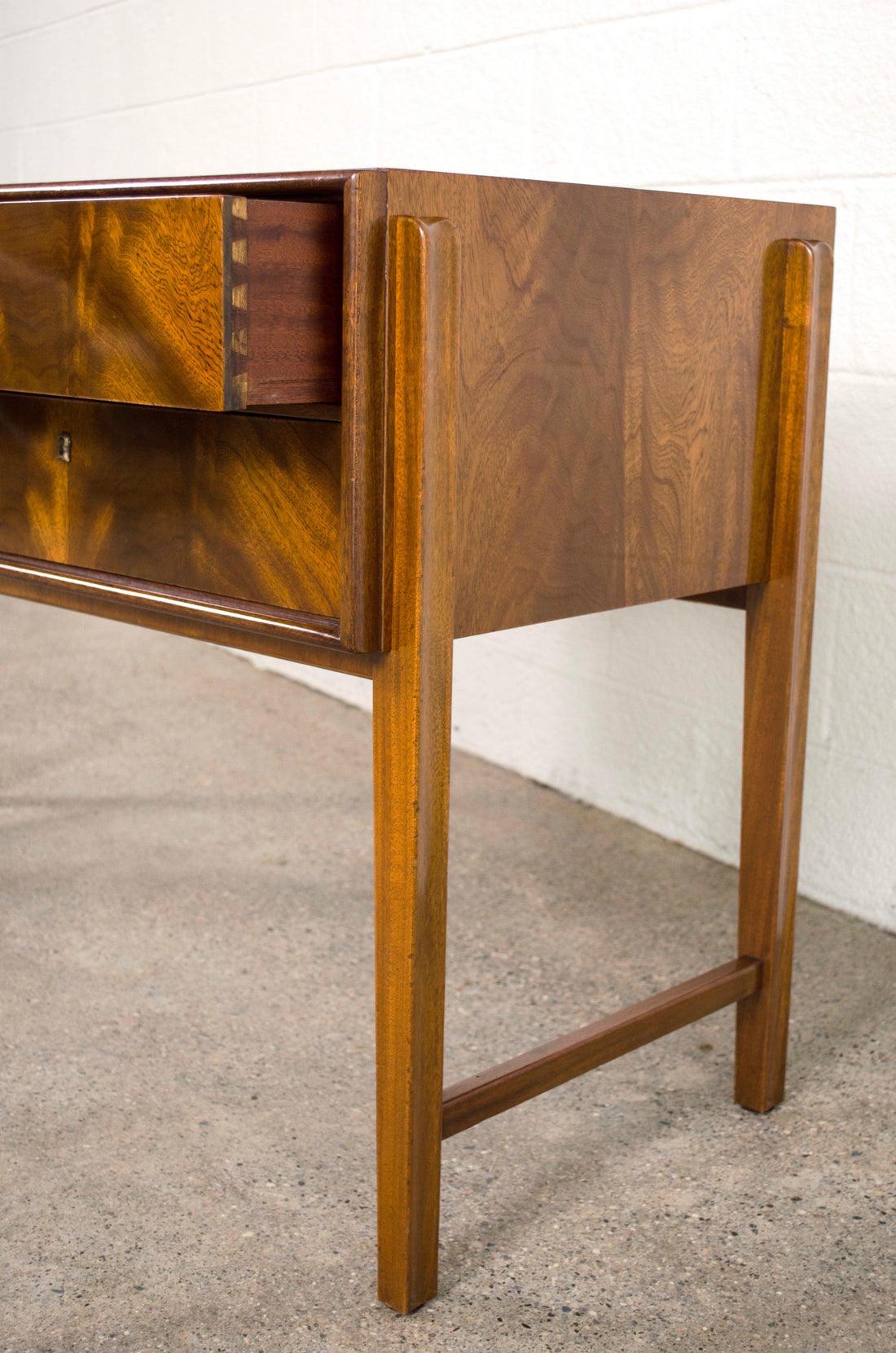 Mid Century Burl Wood Sideboard Credenza, 1960s