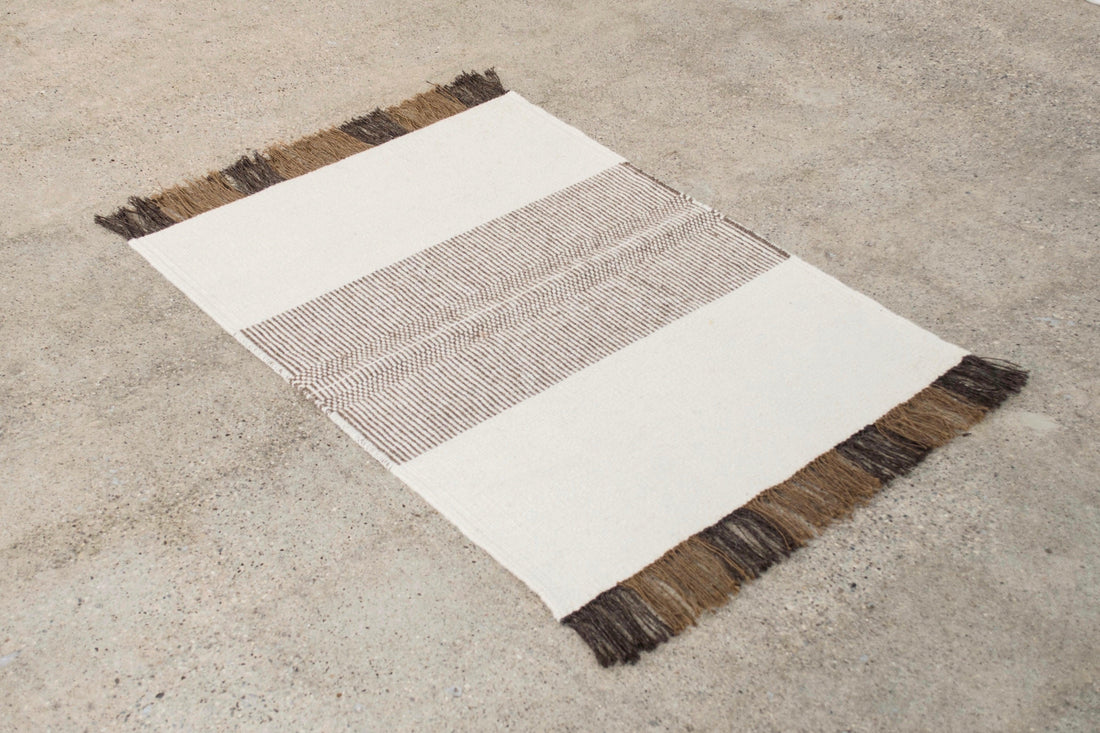 Mid Century Artisan-Crafted Handwoven Wool Accent Floor Rug