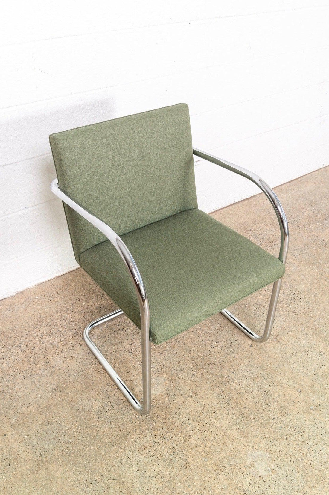 Mies van der Rohe Bauhaus Green Brno Tubular Cantilever Chairs